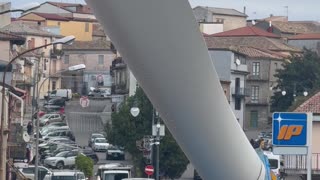 Maneuvering a Massive Wind Turbine Blade Through Town