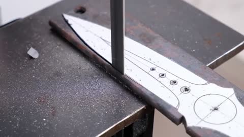 Cut The Iron Bar According To The Size Of The Drawing