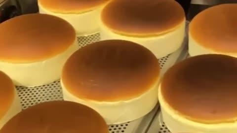 Japanese Style Soft Jiggly Cheese Cake.