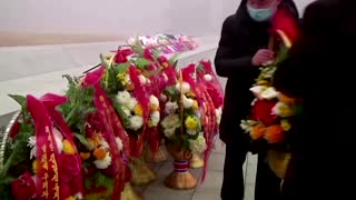 North Koreans pay tribute to late leaders on Lunar New Year