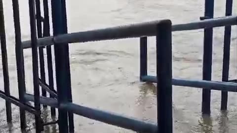 Inundación en colegio Emiliano Alcalá