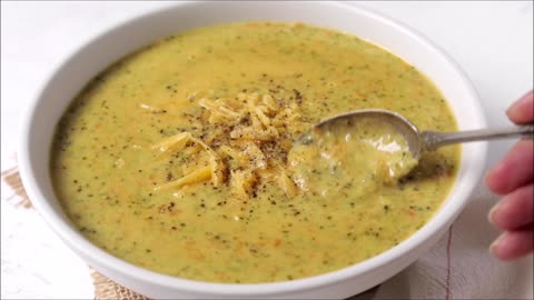 Instant Pot Broccoli Cheddar Soup