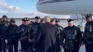 This Is How A REAL President Treats Law Enforcement - Trump In Philly