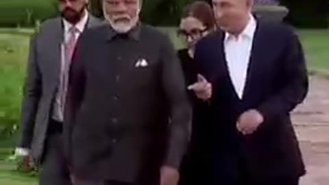 Putin gives India_s PM Modi a tour of his residence _ AJ _shorts