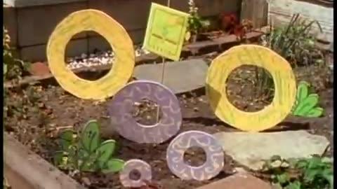 Jane Aaron - Planting Letters O | Sesame Street