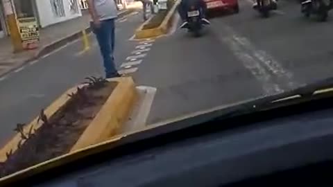 ‘Taxi-camión’ fue registrado por las calles de Bucaramanga