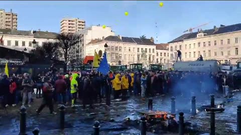 NOW - European farmers besiege the EU parliament in Brussels Pt 2