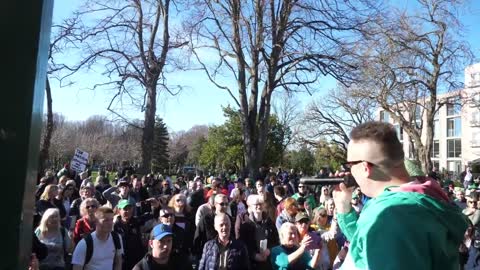 Scenes from the #DublinProtest opposing the lockdown in the Herbert Park