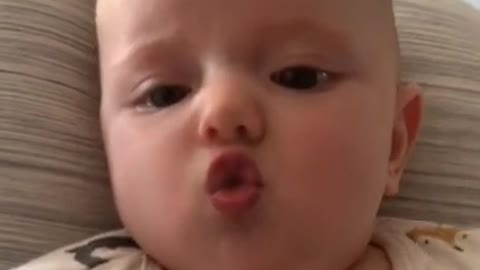 Cute chubby baby - Funny video (4)