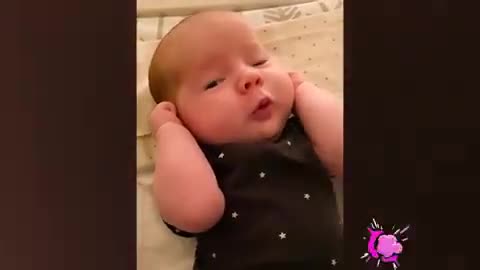 Cute and funny babies moments : just laughing.