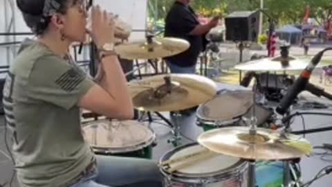 Guitarist begins playing as drummer sips her coffee👏🏽