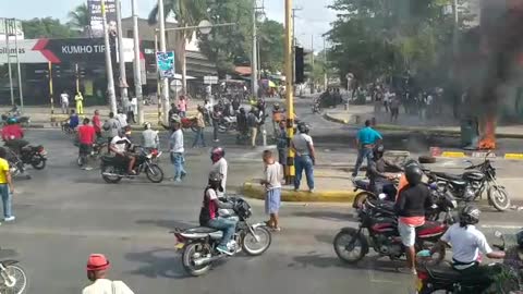 Bloqueo de motos en los Cuatro Vientos.