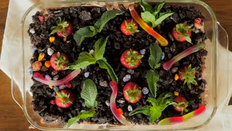 How to make a dirt pie garden