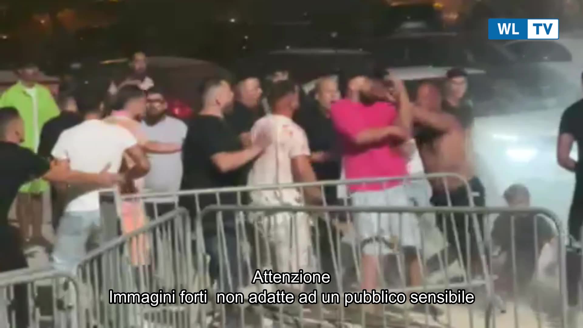 Max rissa  in discoteca " I Mori" ad Ispica nel ragusano - Video - Attenzione - Immagini forti non adatte ad un pubblico sensibile