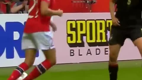 CRAZY MOMENTS IN WOMEN FOOTBALL