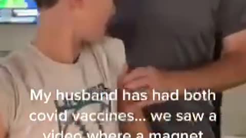 Man thinks that covid 19 vaccine does not have a microchip in it but is proven otherwise