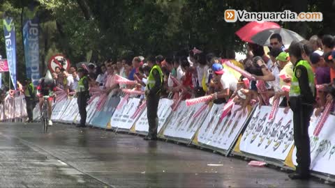 La lluvia dio la partida a la Vuelta a Colombia en Bucaramanga