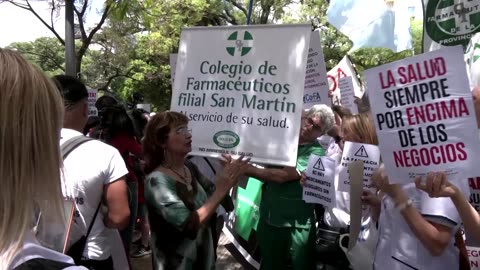 Argentine pharmacists protest drug sales changes