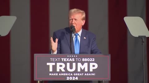 Donld Trump speaks at campaign rally in Houston, Texas