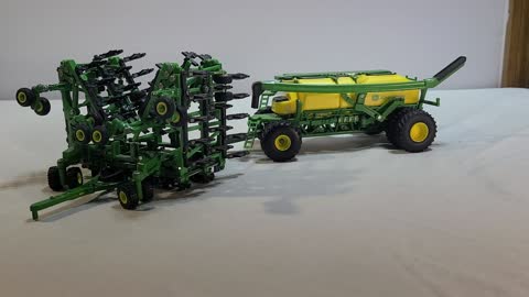 1/64 John Deere 1870 air drill C850 commodity cart the Half Million dollar planter