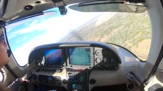 Cirrus SR22 visual approach CLL RWY 35