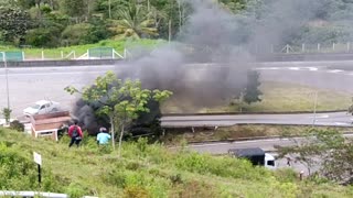 Incendios cerca a Peaje del Aeropuerto de Bucaramanga