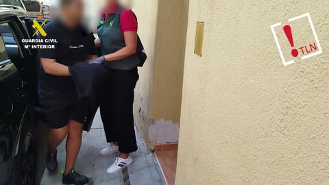 Tres detenidos en Tenerife por estafar a través de los SMS masivos simulando ser un banco