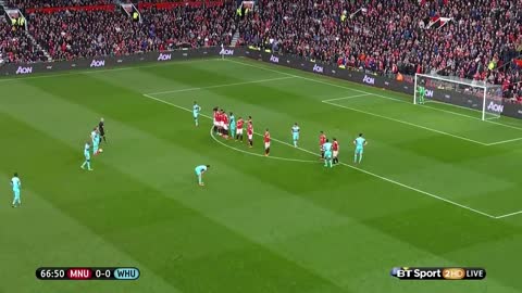 Soccer - EPL - Payet's free kick jewel against Manu