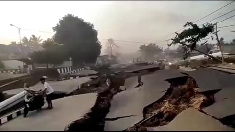 Omg terrifying earthquake with itensity X hits Palu,Indonesia