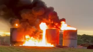 Lightning strike ignites Oklahoma tank battery into flames