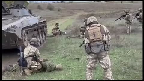 Russian BMP Surrenders To Ukrainian Troops In Kherson