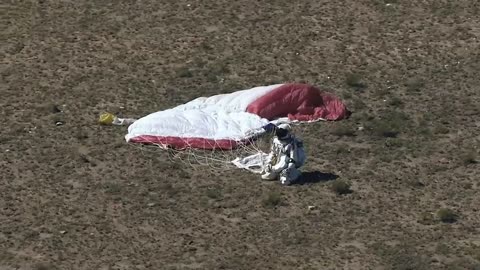 NASA captured A Man Jumped From Space