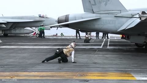 See How Crazy the F-18 Jets and the US USS Gerald R.Ford in Action in the Atlantic Ocean