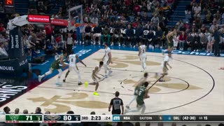 Giannis Takes Over! Scores 20 Straight Points for Bucks