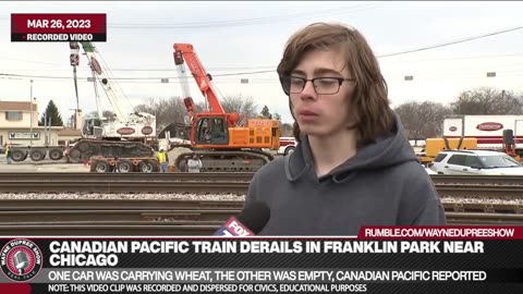 Two freight cars derail in Chicago's Franklin Park