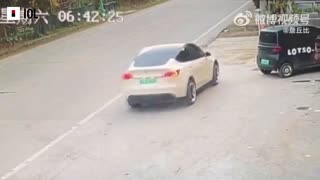 Tesla crash in China