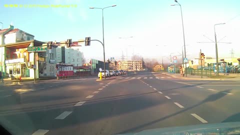 Police Stops Reckless Driver For Ignoring Pedestrian Crossing - Dash Cam Captures Incredible
