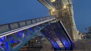 London Tower Bridge Opening and closing For Cruise.