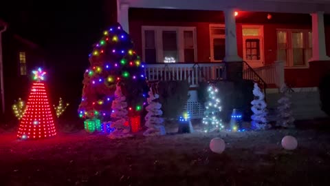 Show starter with THX opener and Jingle Bells, front yard 2022
