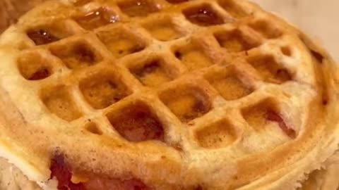 Bacon waffles 😮💨 #grubspot #bacon #waffles #breakfast #food #foodtiktok