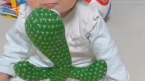 Dancing cactus with babies reactions most funny vedio