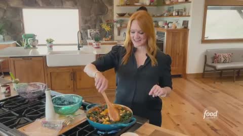 27_Ree Drummond's Cheesy Sausage One-Pot Gnocchi The Pioneer Woman Food Network