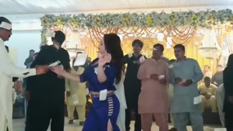 Hot dance viral pakistani stage