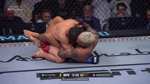 Charles Oliveira vs Islam Makhachev | FREE FIGHT | UFC 294