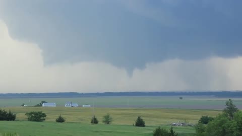 RAW Storm Chase footage - Abilene/Chapman Kansas Tornado May 25, 2016.