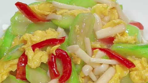 stir fry luffa with scrambled eggs