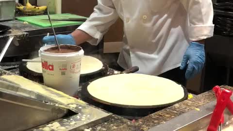 How to Make Crepes- Demo from NY NY Casino in Las Vegas