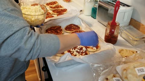 Big Batch Frozen Pizzas #threeriverschallenge #EverydayPantryChallenge #lowspendchallenge