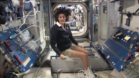 ISS Tour: Kitchen, Bedrooms & The Latrine