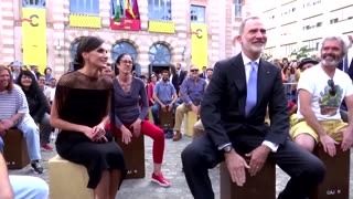 Spain’s King Felipe plays the flamenco box